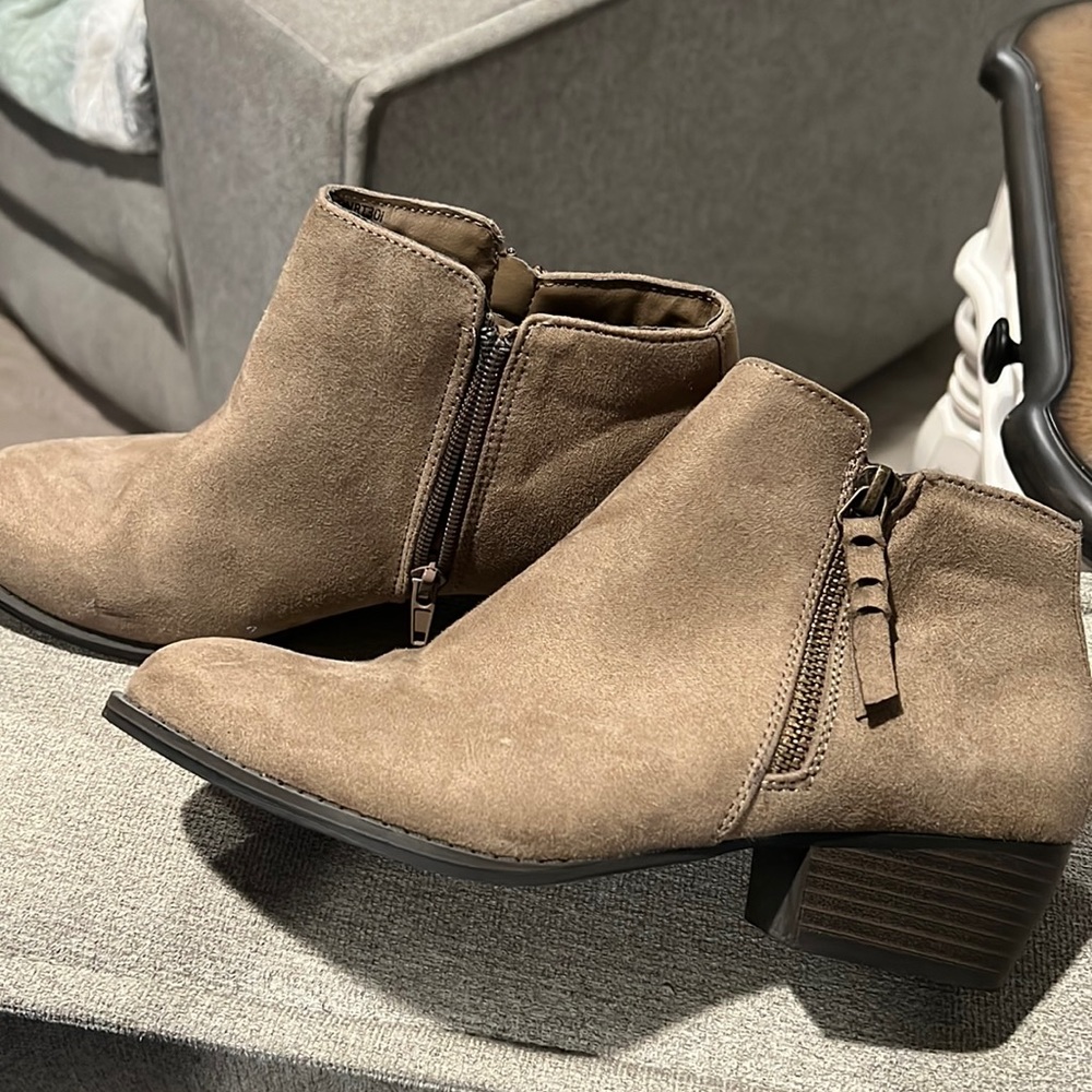 Esprit booties